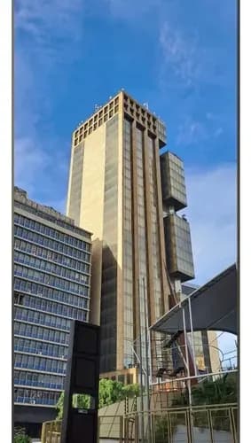 En Venta Oficina Torre Domus Plaza Vzla 500mts