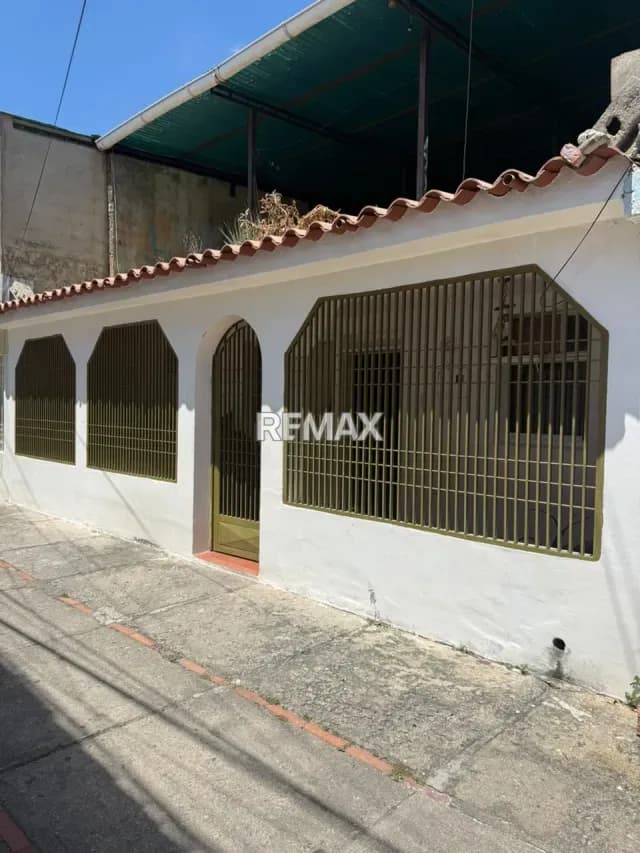 Hermosa Casa en Venta, Ubicada en Urbanización Conticinio Plata 4, Municipio Valera, Estado Trujillo