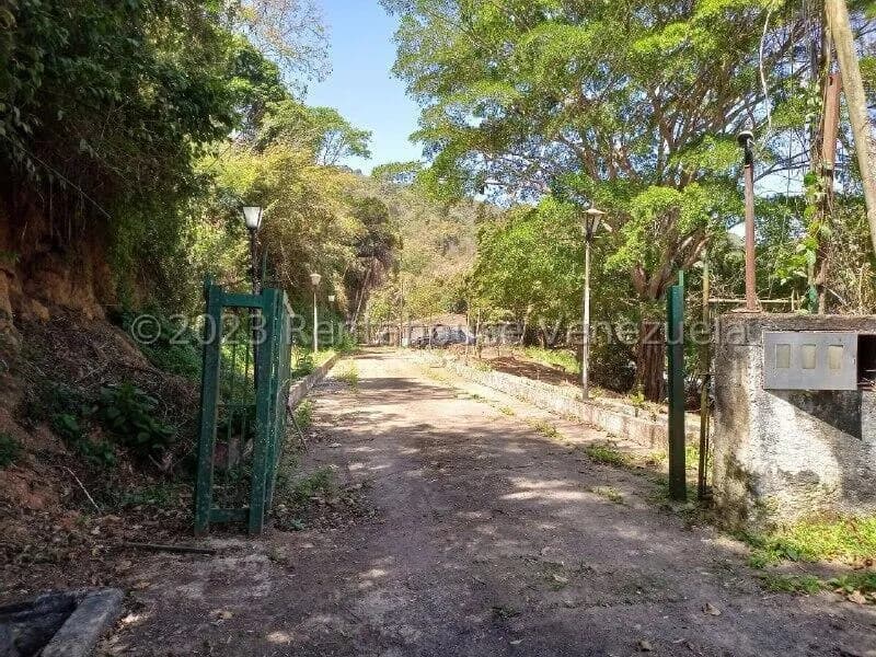 Terreno (Comercial) en Venta en Parque Caiza, Distrito Metropolitano