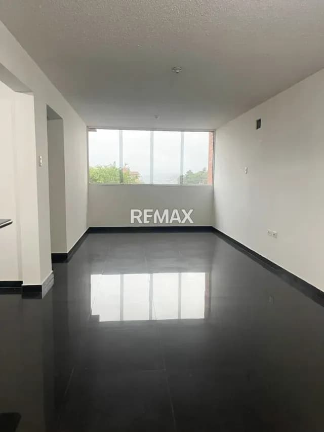 Se Alquila Apartamento en Vista Alegre Torre A piso 2
