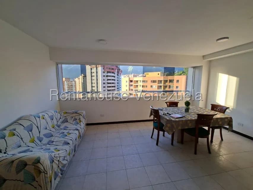 Apartamento (1 Nivel) en Alquiler en Lomas del Avila, Distrito Metropolitano