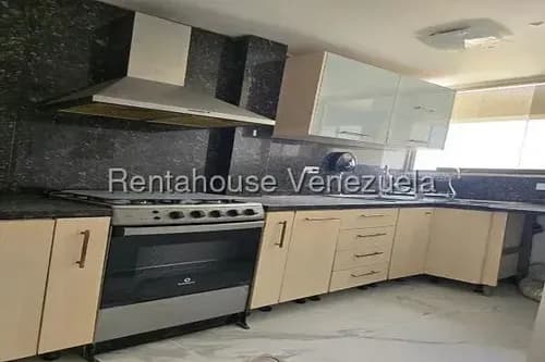 Apartamento En Venta Remodelado En Guaicay 26-18989 Ljah