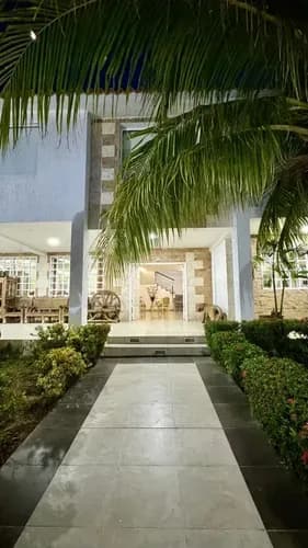 Casa Moderna Con Anexo En Costa Azul Ic-00021