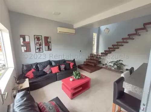 Daniela Linarez Vende Bella Y Moderna Casa De 2 Pisos Amoblada Con Sala, Comedor, Cocina Equipada, 6 Habitaciones, 5 Baños, Oficina, Estudio, Patio, Tanque 14mil L, La Piedad Sur Cabudare