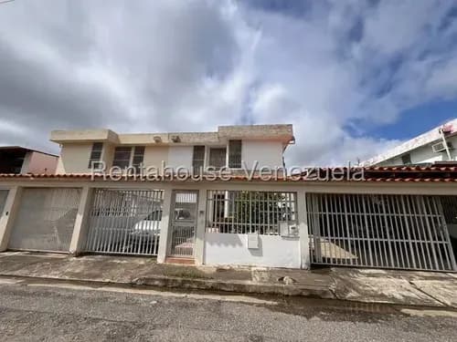 Marydoll Mogollon Vende Maravillosa Casa Dúplex En Club Hípico Las Trinitarias Zona Este Barquisimeto-lara