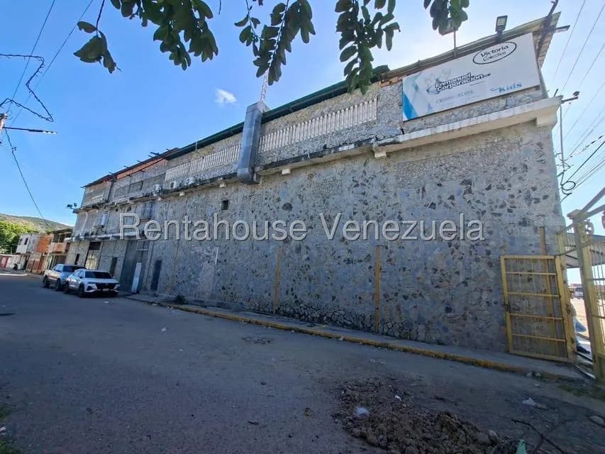 Comercial (Galpon - Deposito) en Venta en Zona Oeste, Lara