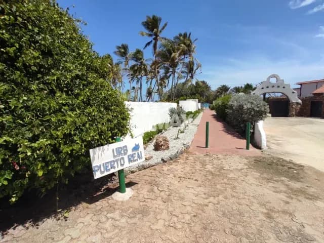 Comoda Casa en Urbanización Puerto Real, a un minuto del mar, Isla de Margarita