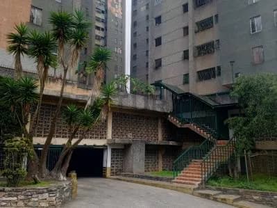 Se alquila apartamento