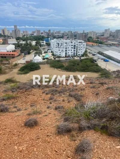 Terreno en venta en Calle Narváez, Barrio El Clavelito, Porlamar, Mariño, Nueva Esparta, 6301, VEN - $650k