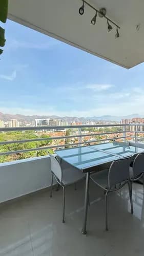 Apartamento En Venta Planta 100% Resd Risbel Garden Urbanización El Bosque Calle Cerrada Piso 4 _iluminacion Natural_ 108 Mts2 3 Habitaciones Con Su Baño 1 Medio Baño, 2 Estacionamientos. An