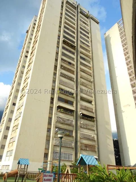 Apartamento (1 Nivel) en Alquiler en Los Dos Caminos, Distrito Metropolitano
