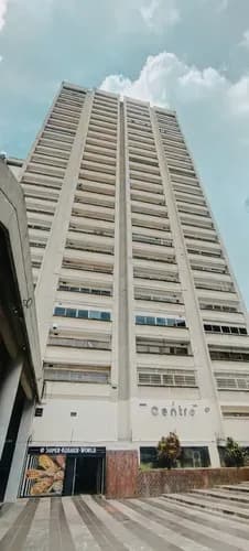 Mila Vende Amplia Y Comoda Oficina En Urb. Los Dos Caminos. 157 M2