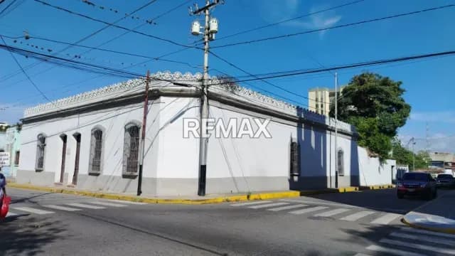 EN VENTA EDIFICACION ESPECIAL PARA COLEGIO CENTRO