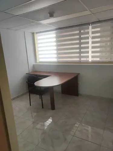 Sabana Grande Cerca De Plaza Venezuela Cubículo En Alquiler Con Todo Incluido