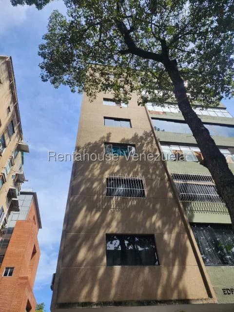 Apartamento (1 Nivel) en Alquiler en Colinas de Bello Monte, Distrito Metropolitano