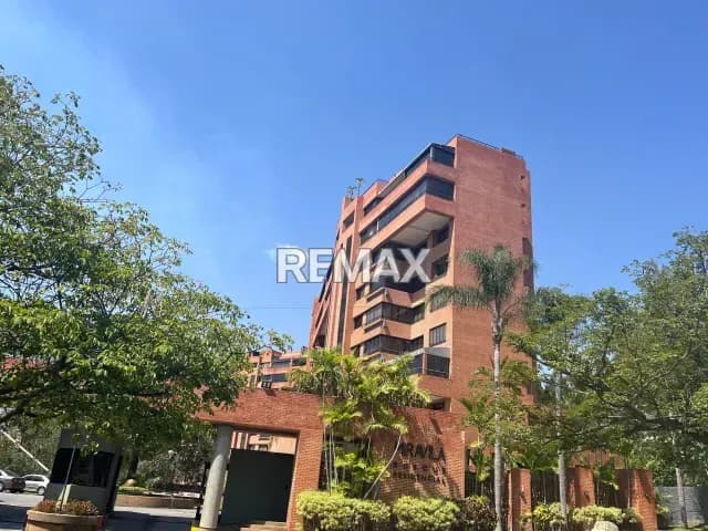 ESPECTACULAR APARTAMENTO REMODELADO Y CON VISTA AL AVILA