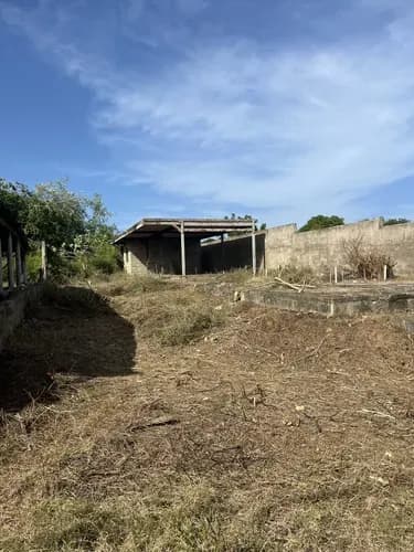 Parcela Con Estructura Y Tanque De Agua