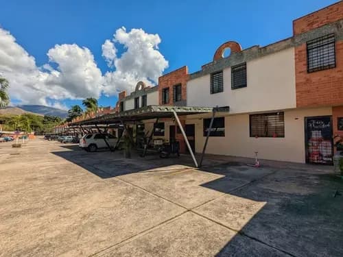 Mc Alquila Town House En Naguanagua, Res. Villas Del Norte Ii - Atth-316
