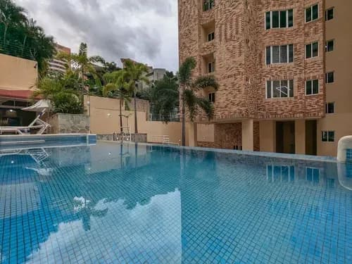 Apartamento En Res. Assad Garden, Valencia · Urb. El Parral