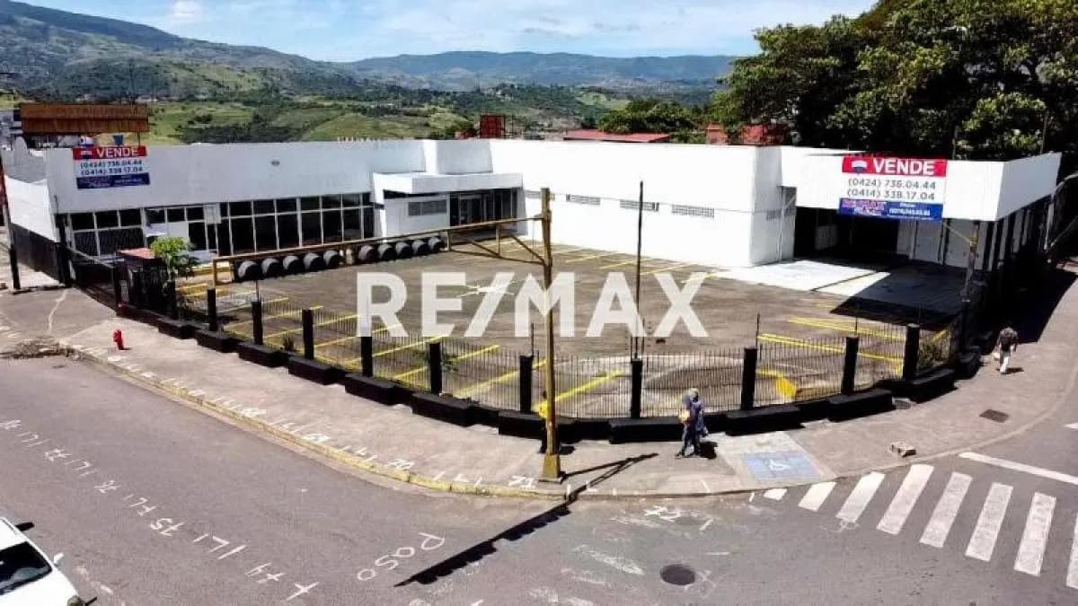 Galpón (5ta Avenida con 19 de Abril)