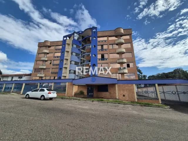 En Alquiler Bello Apartamento totalmente amoblado en Conj. Tierra Deseable
