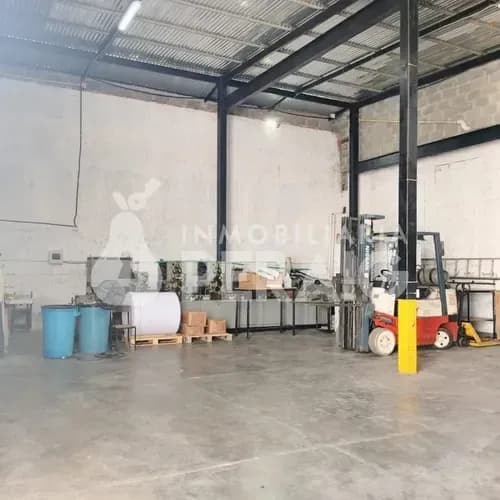 Casa Comercial Con Galpón - Alquiler- Centro De Guarenas - 300m2 - Gd