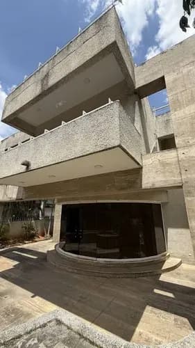 Annic Coronado Vende Imponente Casa De Esquina Urb Altos De Guataparo Diseñó Romano Planta 100% Cod 321688