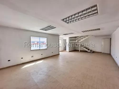 Antony S.profesional Inmobiliario Vende. Amplio Y Moderno Galpon En La Zona Industrial 3 De Barquisimeto. As-nv 26-9921