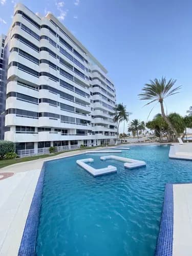 Penthouse En Venta En Playa La Caracola Residencias Playa Moreno