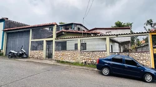 Casa, Apartamento Adjunto Y Terreno En Venta - Lomas Blancas