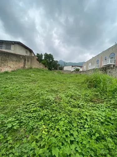 Se Ofrece En Venta Terreno Urb El Castaño. Maracay