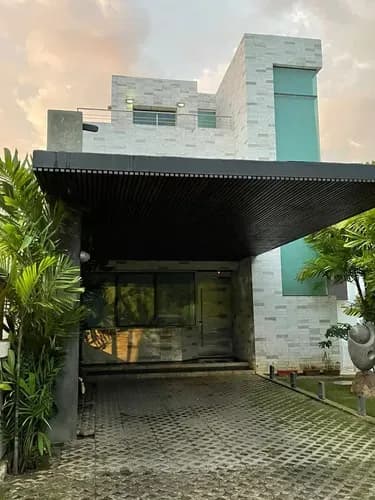 Hermosa Y Amplia Casa Bote C , 3 Hab, 4 B, 4 P.e
