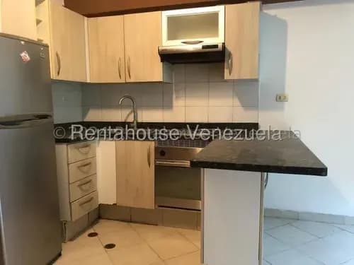 Se Alquila Apartamento Amoblabo Comodo Iluminadoakmg El Bosque Valencia 26-15263