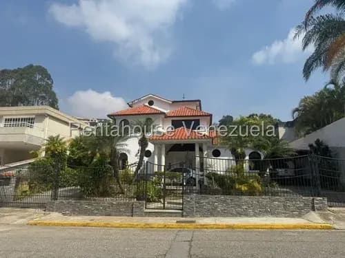 Tg Casa En Venta En Los Naranjos Del Cafetal, Buenos Acabados, Áreas Sociales, Calle Privada, 26-18698
