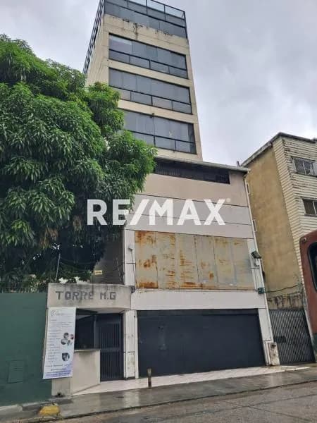 Se Vende oficina de 105,99 mts2 en la Las Delicias de Sabana Grande