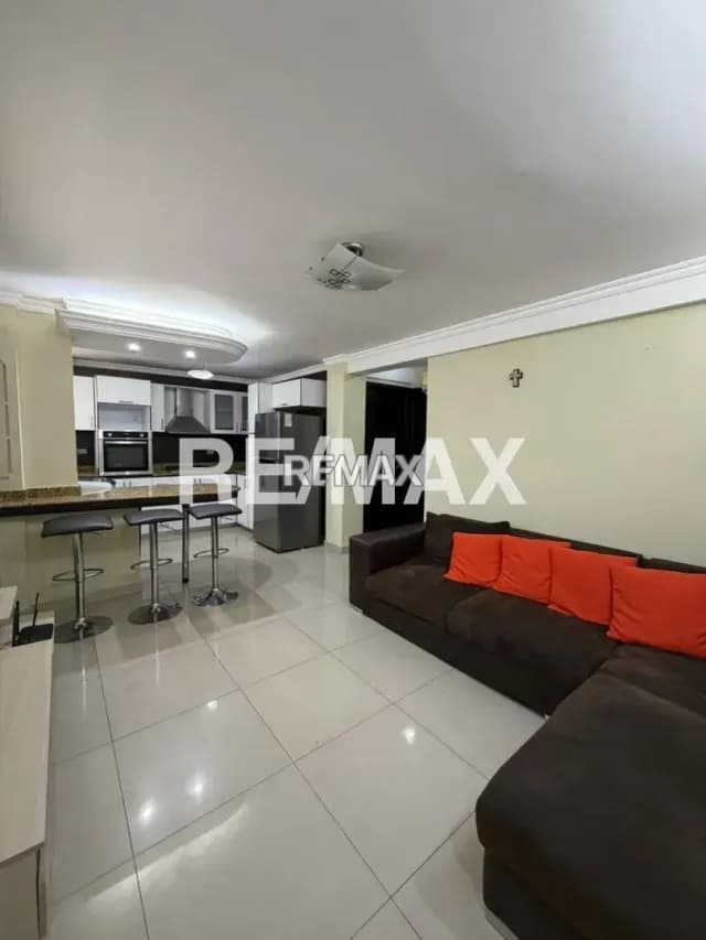 Apartamento en alquiler Residencias Domanis a pocos metros de la URBe
