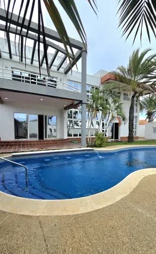 Casa Good Venta Moderna Casa Amplios Espacios, Ventanales, Ubicada En Urb Privada De Acceso Controlado. Hermosa Piscina, Bellas Areas Sociales. Oportunidad De Inversión