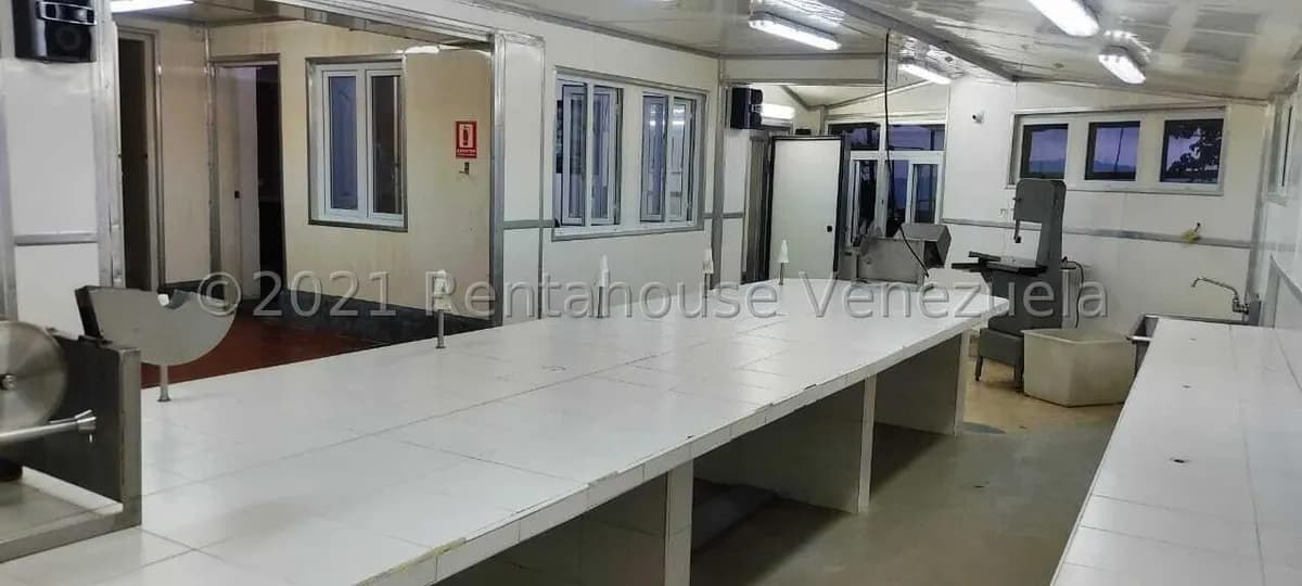 Comercial (Industrial) en Venta en Parcelamiento Cortada del guayabo, Miranda