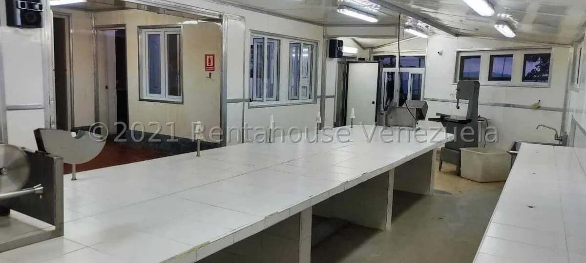 Comercial (Industrial) en Venta en Parcelamiento Cortada del guayabo, Miranda