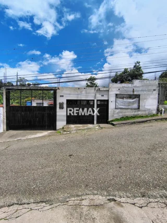 Casa. Venta. Patiecitos