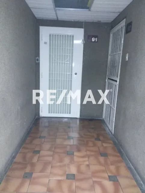ALQUILER DE OFICINA AMOBLADA EN LOMAS DEL ESTE