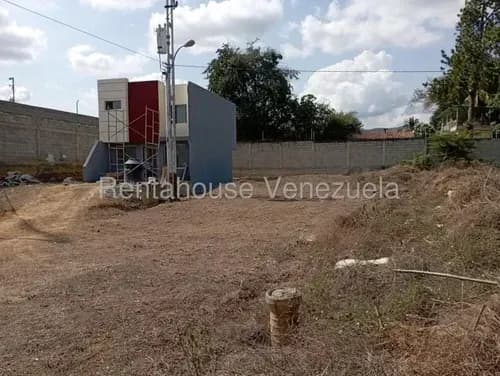 Marinel Saavedra Ofrece En Venta Parcelas De Terreno, 108m2, Ideal Para Construir Una Casa De 2 Niveles En Cabudare La Piedad. Contactame Cod 26 12901.