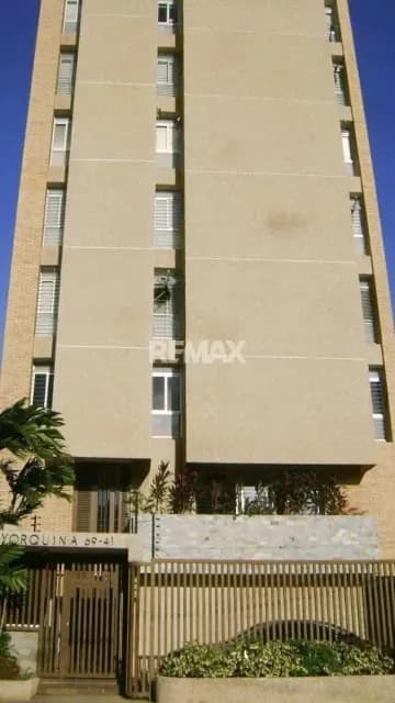 VENDE Apartamento EN Edificio Mayorquina, Sector Tierra Negra