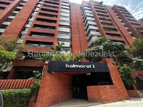 Lld/ Bello Apartamento Completamente Remodelado, Amoblado En Los Dos Caminos 26-21582