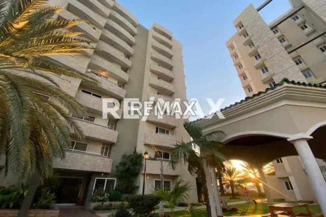 Apartamento en Alquiler Res. Lago Country III