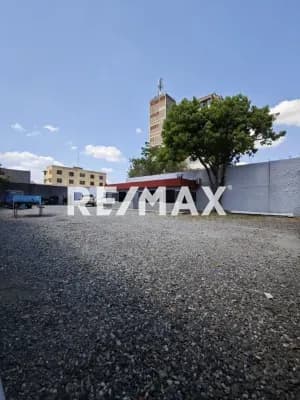 Terreno en venta en la calle 27 entre 18 y 17. Centro de Barquisimeto.