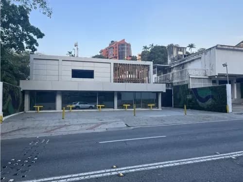 Se Vende Casa Comercial 1006m2. 7b/13p. Chuao.