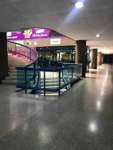 271883 Am* Venta De Centro Comercial En Av. Bolivar Norte Valencia