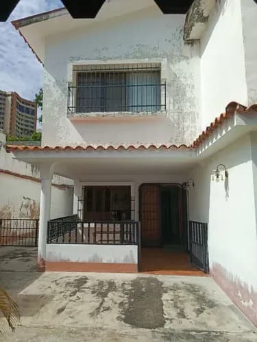 Marisela Correa Vende Casa Quinta En La Urb, Las Chimeneas, Valencia