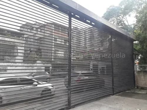Los Chaguaramos !! Extraordinaria Edificación Comercial De 5 Niveles, 600 M2 Terreno, 1.000 M2 Construcción, 6 Pe, Amplias Áreas De Oficina Y Almacén. Montacarga. Espacio Y Altura Para Contenedores.